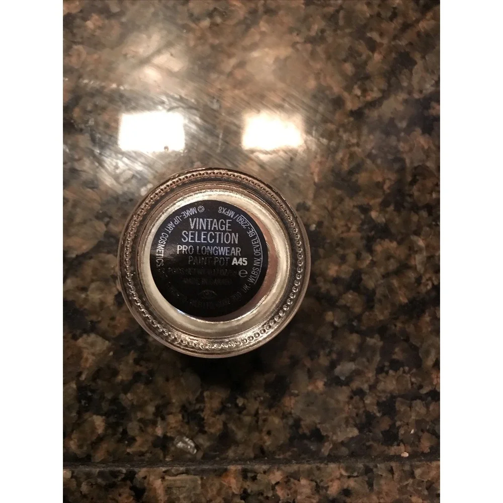 MAC‎ Pro Longwear Paint Pot Vintage Selection Full Size 0.17oz